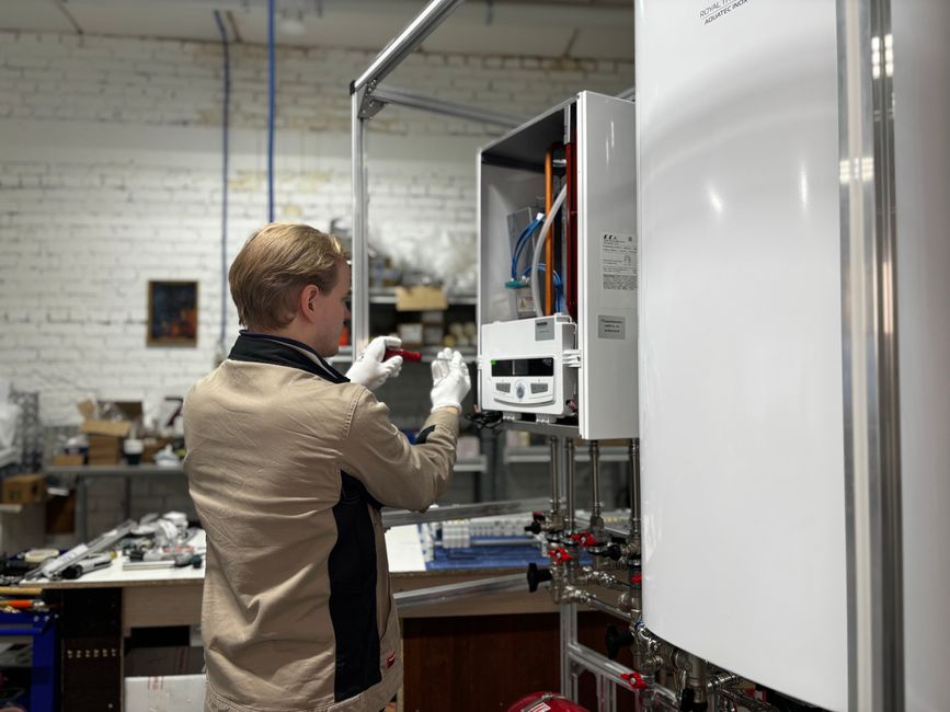 Worcester Bosch 7001i vs Mitsubishi Ecodan